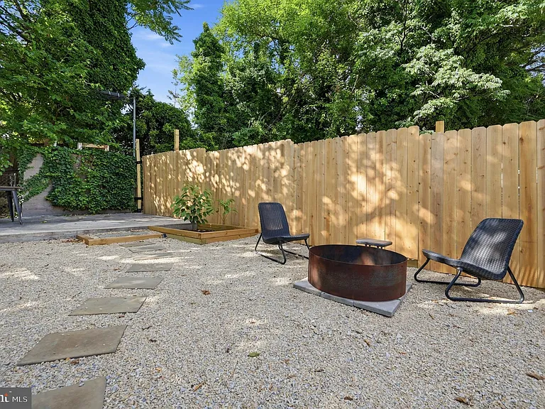 124 Grape St — Photo 24