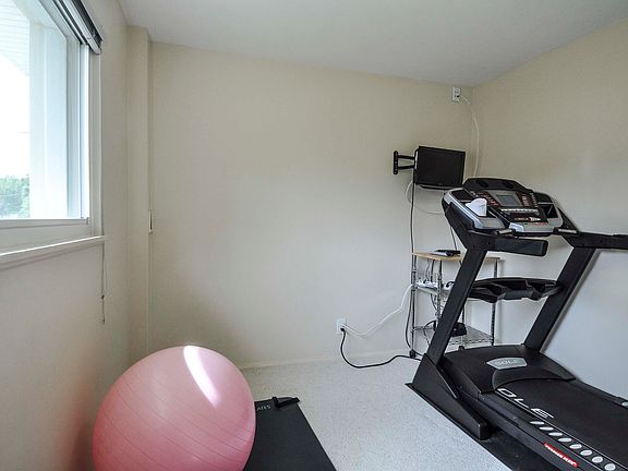 4th image of 188 Green Briar Ct