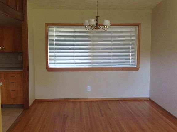 3rd image of 4108 Beechwood Dr W