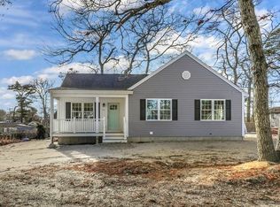 13 Agawam Dr, East Wareham, MA 02538