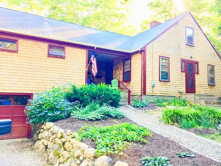 61 F R Lillie Rd — Photo 1