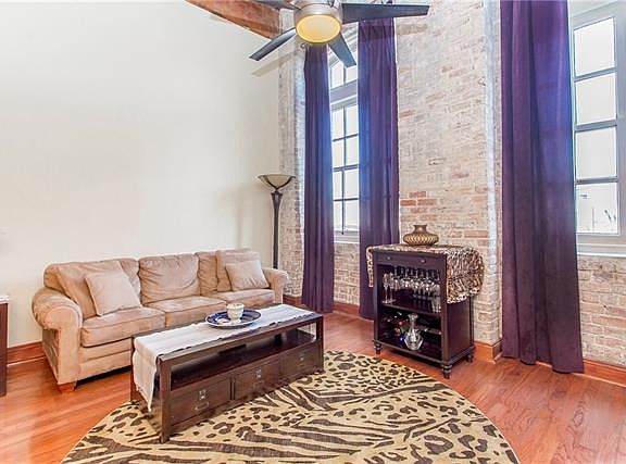 2nd image of 1107 S Peters St APT 206