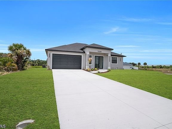 3rd image of 7039 Berwick Cir