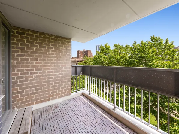 333 Pearl Street 6M image 3 of 15
