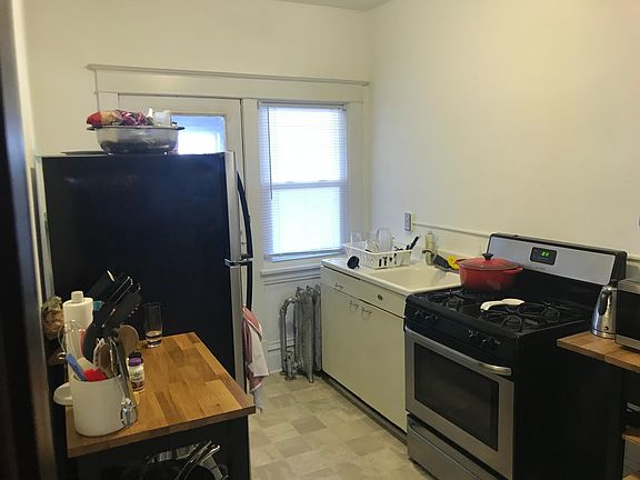 3rd image of 1648 Selby Ave