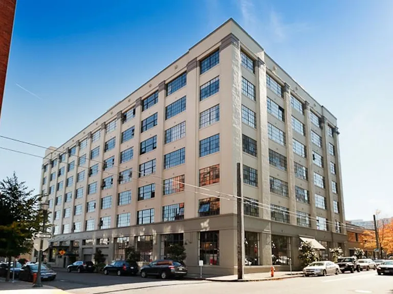 1314 NW Irving St #202 — Photo 23