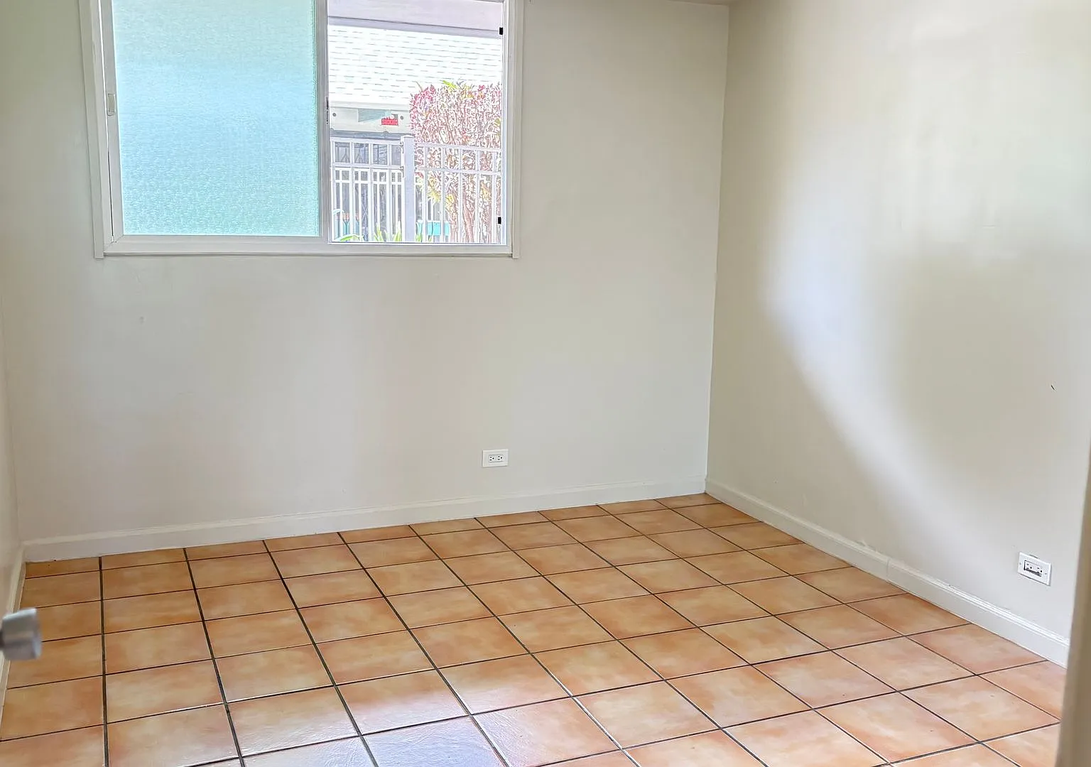 Makaha Surfside - One Bedroom — Photo 3