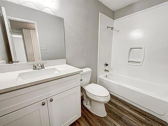 5th image of 7343 Mar Vista Dr