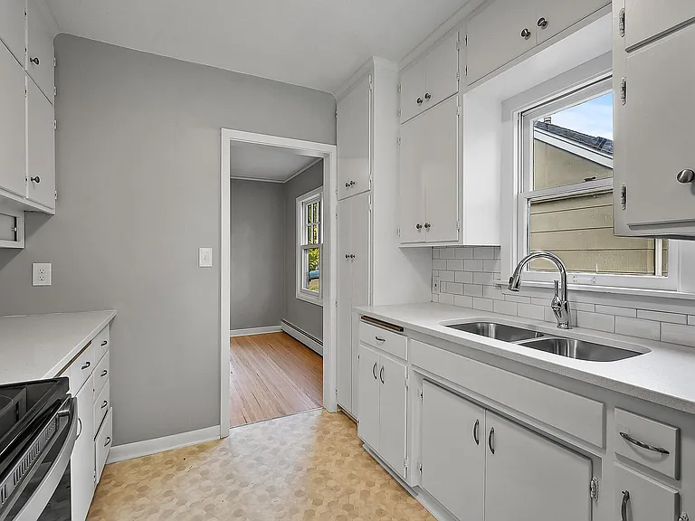 2082 Berkeley Ave — Photo 9