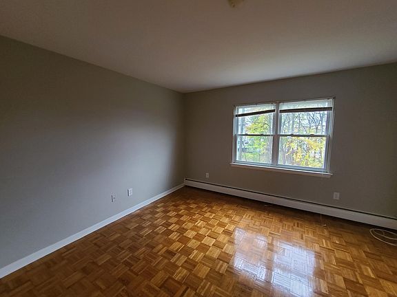 5th image of 223 Bristol St APT 118D