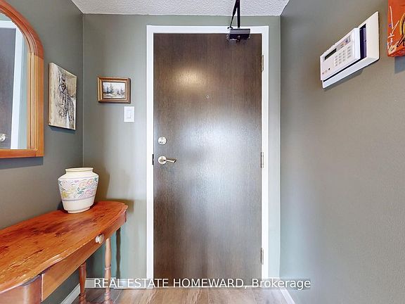 5th image of 15 Maitland Pl #1609