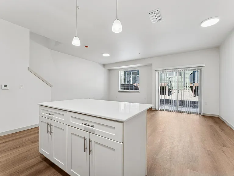 Titan Hill Townhomes — Photo 6