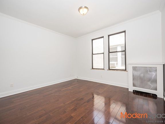 3rd image of 2849 36th St APT 2R