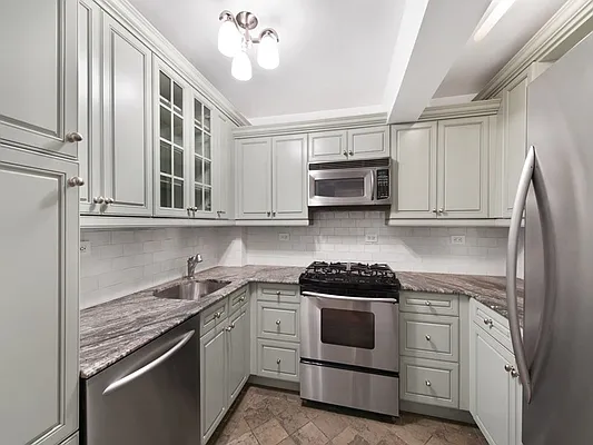 Sold by Sotheby's International Realty | media 10