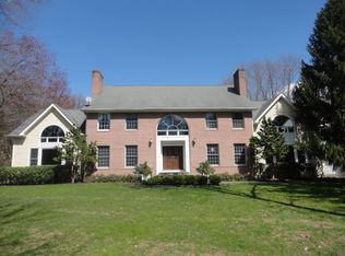 4 Vista Dr, Princeton, NJ 08540