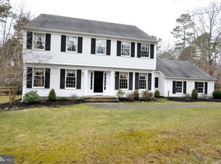 8 Preswick Dr, Medford, NJ 08055