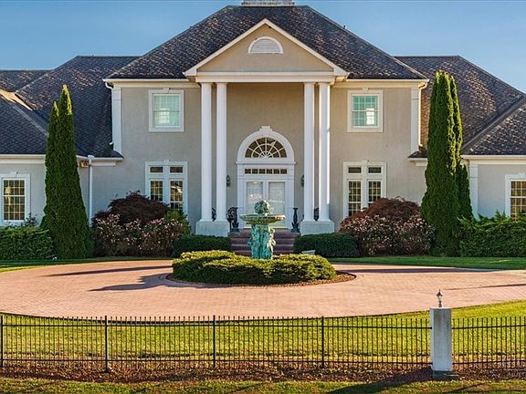 2nd image of 755 Grandview Drive