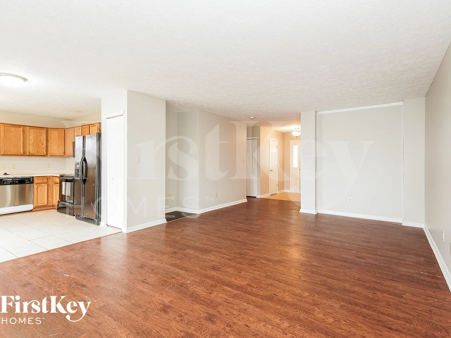 3 bed, 2.0 bath, 1370 sqft, $2,120 — Photo 4