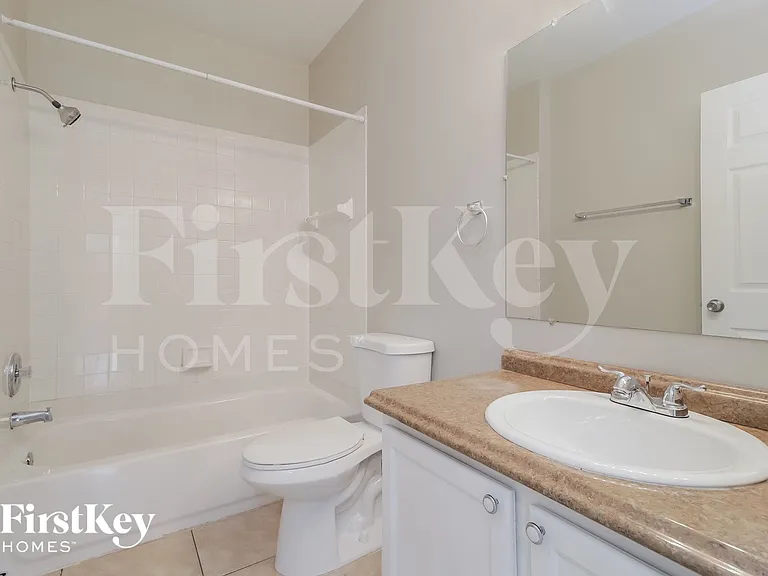 1205 Schumann Dr — Photo 14