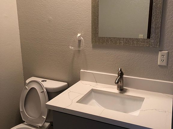 4th image of 14525 NE 6th Pl APT 2
