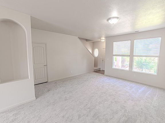 4th image of 256 N 2585 W