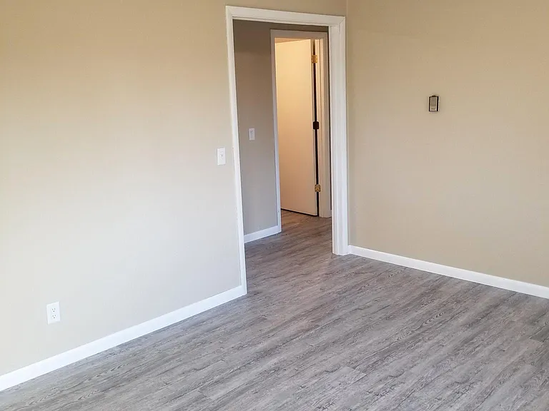 4555 N Woodbridge Rd — Photo 1
