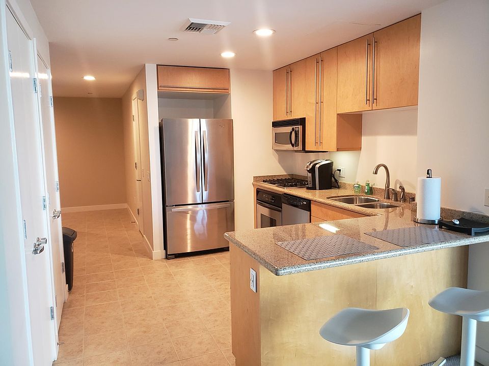 1st image of 801 W Ash St #205