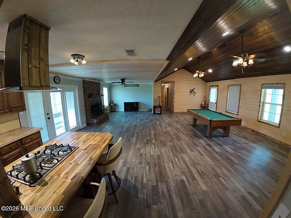 4th image of 954 Jones Landing Rd