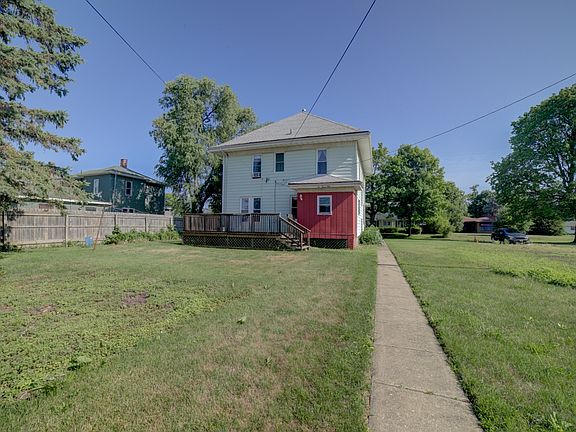 2nd image of 221 E Ash St