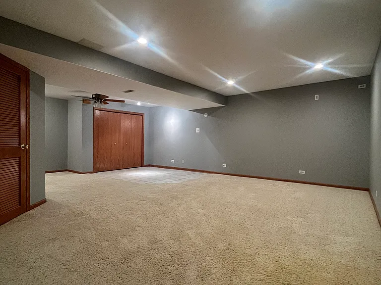 10304 Wilmette Ave — Photo 15