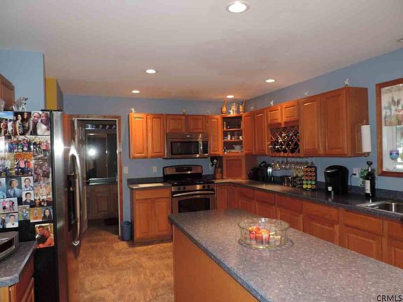 3rd image of 101 Farr Ln