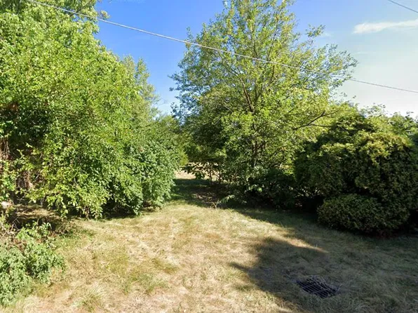 32 Miron St, Bloomingburg, OH 43106
