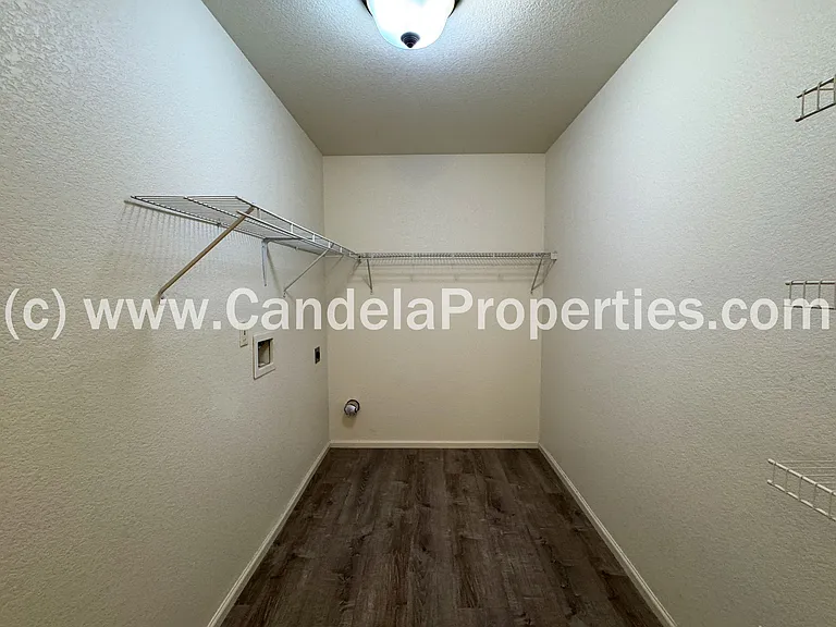 8008 Firecracker Trl — Photo 25
