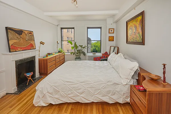 Sold by Compass | media 20