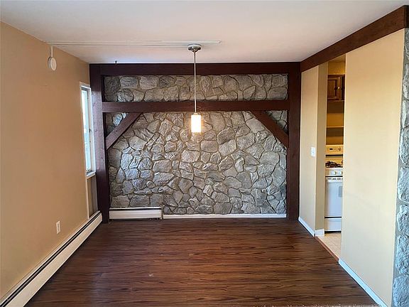4th image of 201 Evergreen St APT 8-2D