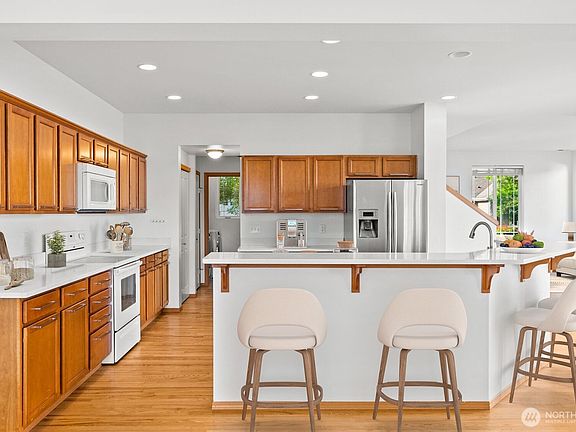 3rd image of 721 26th Avenue SW