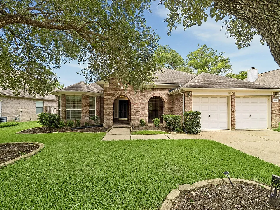 1314 Deerbrook Dr