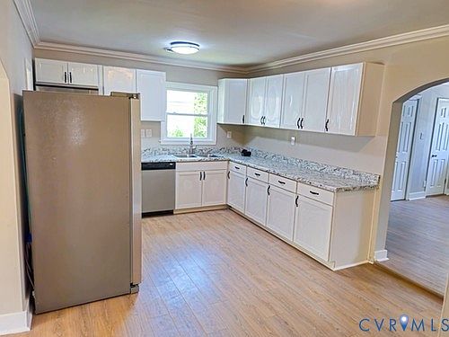 4th image of 1217 Arlington St