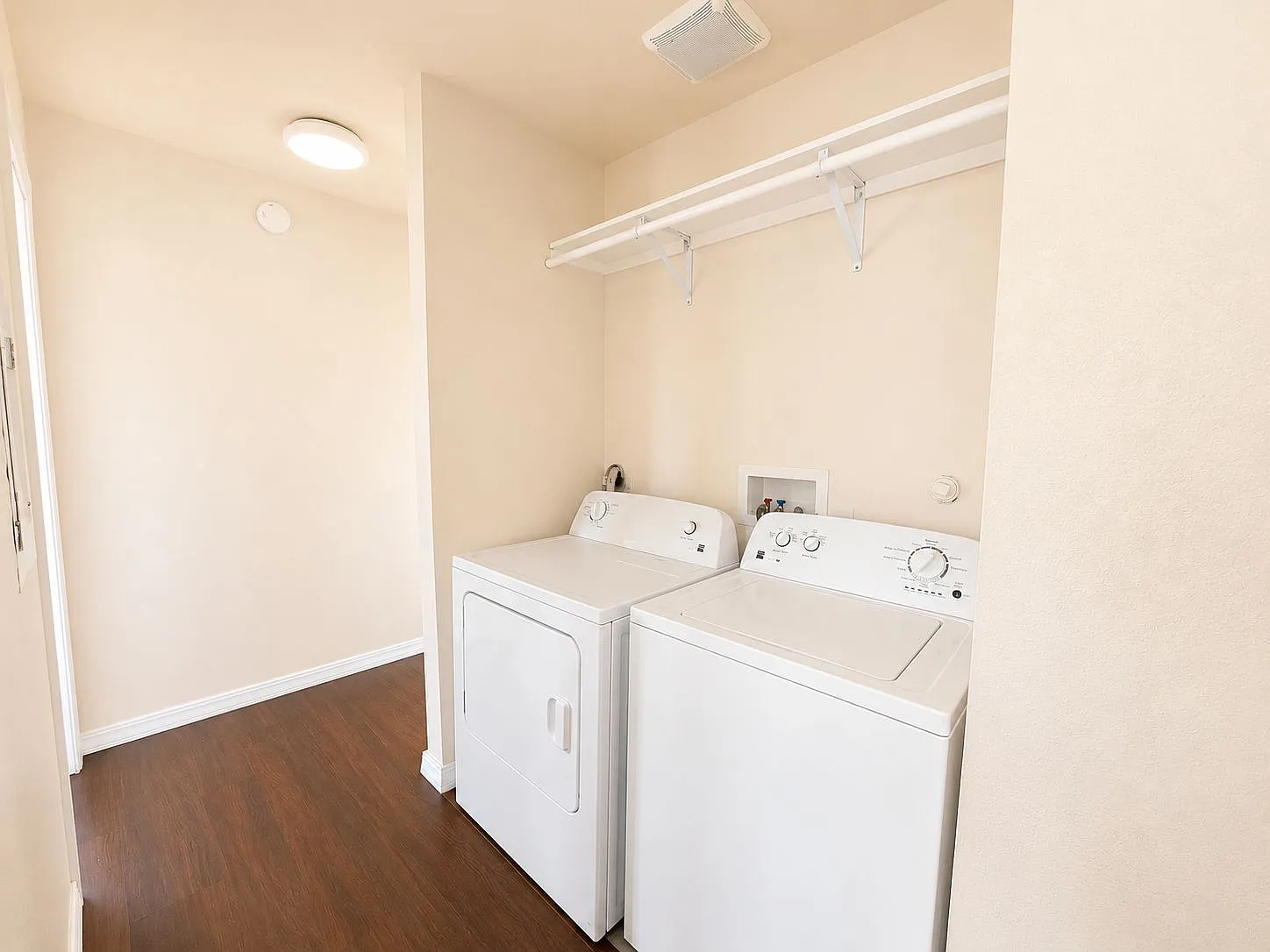 1 bed, 2520 sqft, $975 — Photo 4