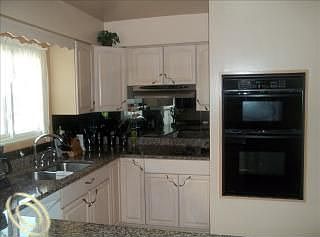 3rd image of 18164 Onyx St