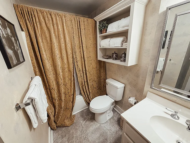 103 Court Sq #6 — Photo 17