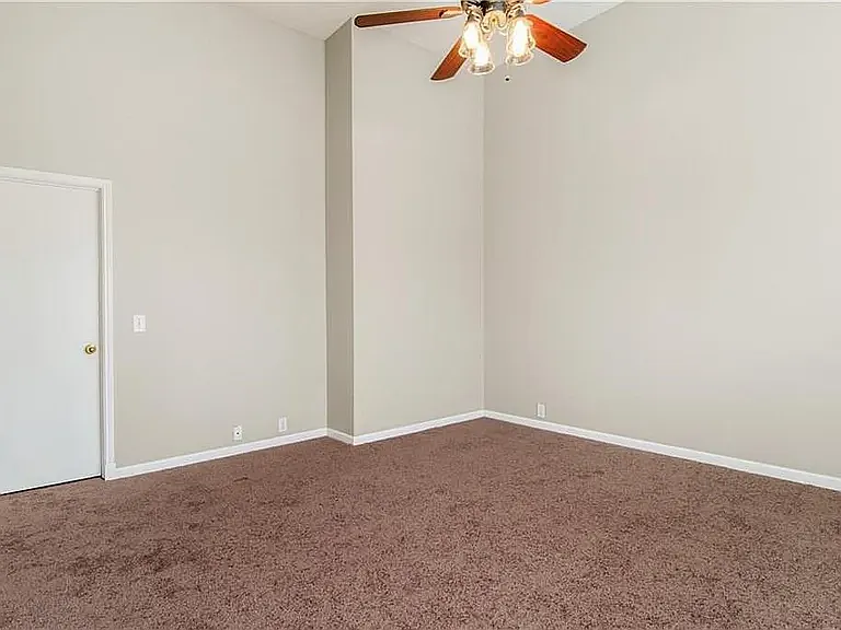 4249 Pinewood Dr — Photo 17