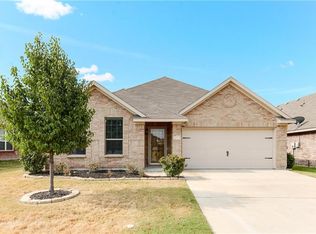 1524 Birds Eye Rd, Fort Worth, TX 76177
