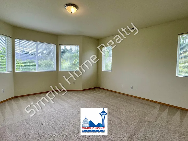 1399 Hudson St — Photo 16