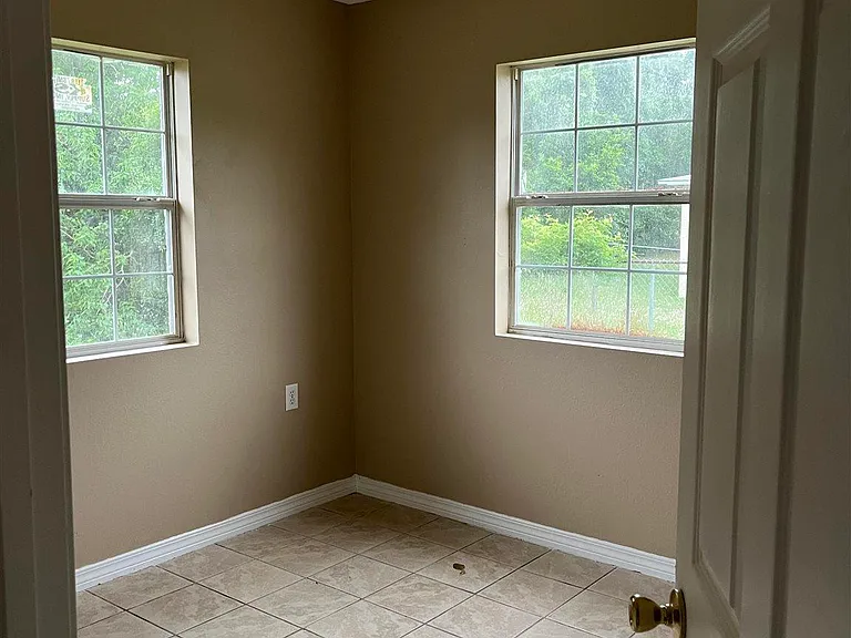 4 Ellis Dr #B — Photo 5