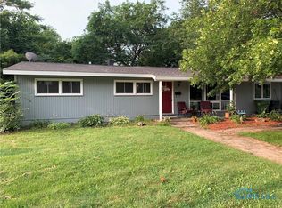 804 Village Trl, Maumee, OH 43537