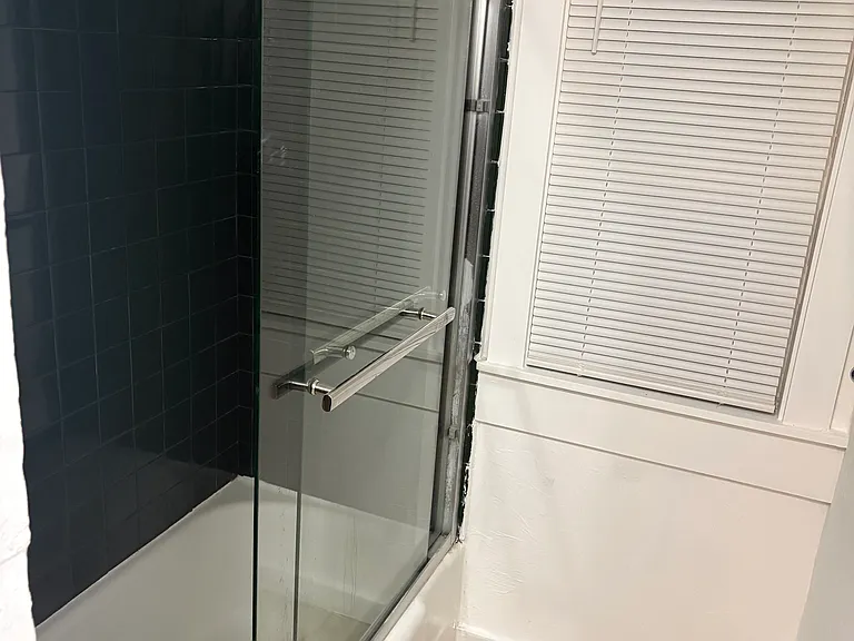 208 Perry Ave #1 — Photo 6