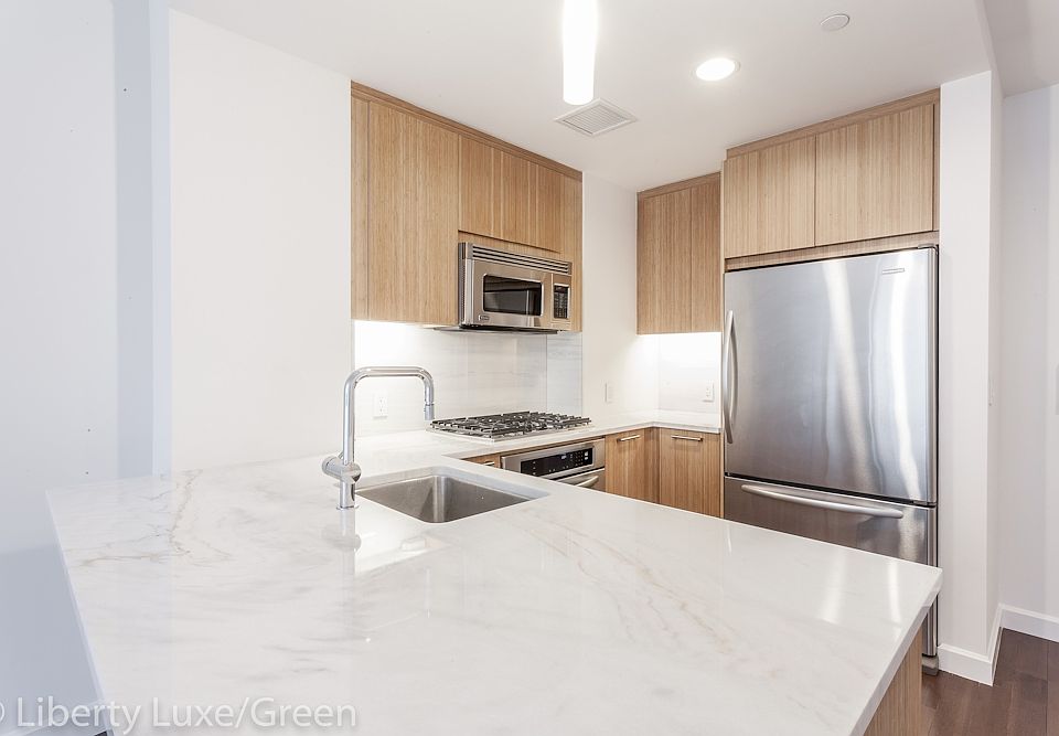 1st image of 200 E End Ave #12C