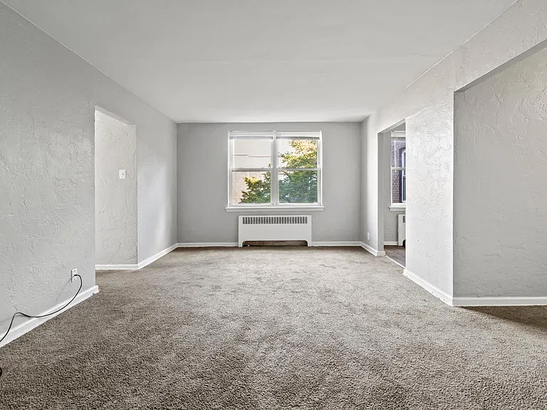 1240 E Washington Ln — Photo 4