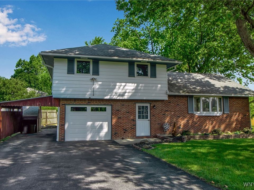 1st image of 22 Eaglebrook Dr
